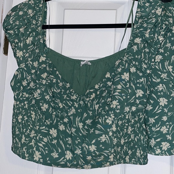 Crop top/high waisted skirt set - Picture 2 of 3